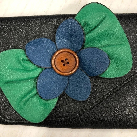 SAX Crossbody Purse with Adorable Flower attached NWOT Black - Picture 2 of 11